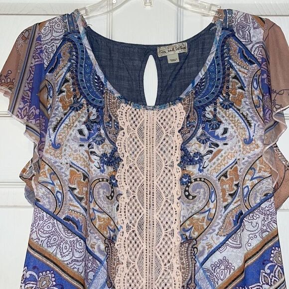LIVE and Let Live short sleeved boho blouse with lace details size large - Picture 3 of 9